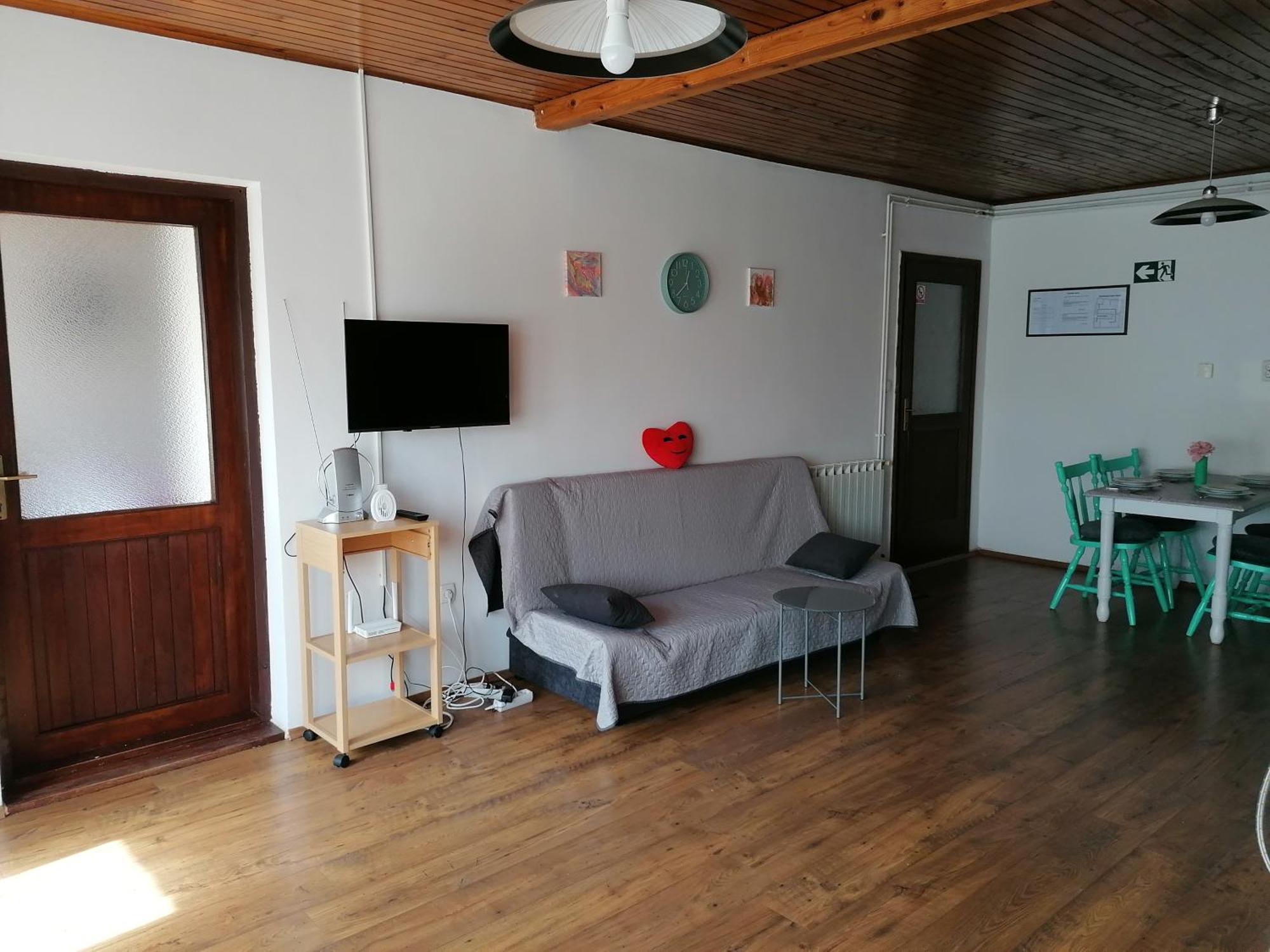 Cozy 1-Bdrm Apt In Dubec, Ideal For Work Or Study Sesvete Luaran gambar